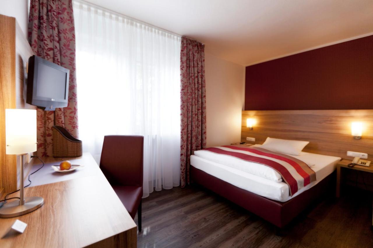 Adolphs Hotel Koln Bagian luar foto