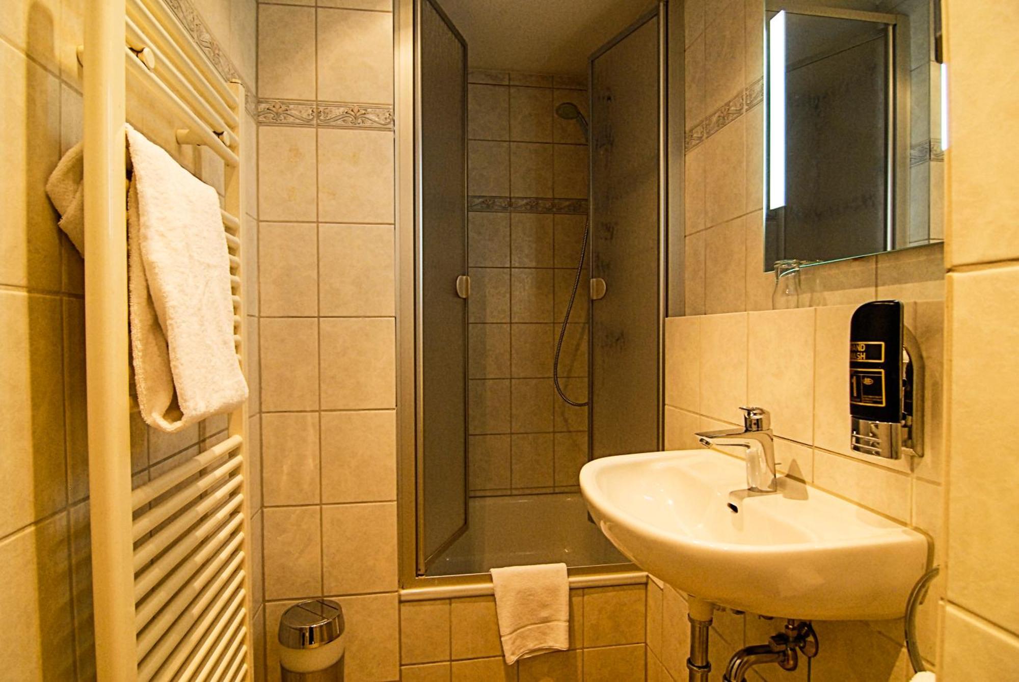 Adolphs Hotel Koln Ruang foto